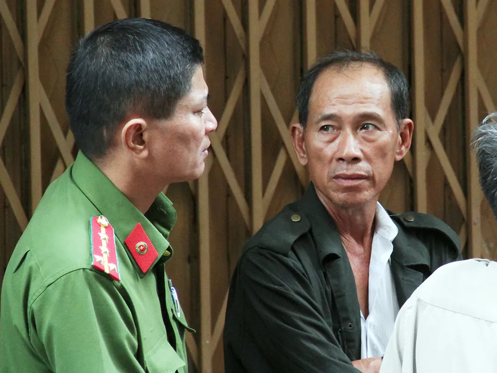 Vụ cháy ở đường Lê Văn Sỹ: Căng mắt tìm manh mối ảnh 6 Vụ cháy ở đường Lê Văn Sỹ: Căng mắt tìm manh mối ảnh 6